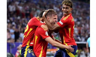 Francuska drużyna upadła, a młodzieżowa burza Hiszpanii trwa