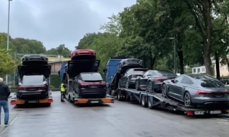 Kup samochód i zdobądź podpisaną koszulkę